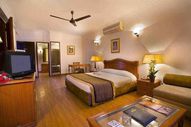 The Bmk Hotel Greater Kailash Delhi (National Capital Territory of India) Dış mekan fotoğraf